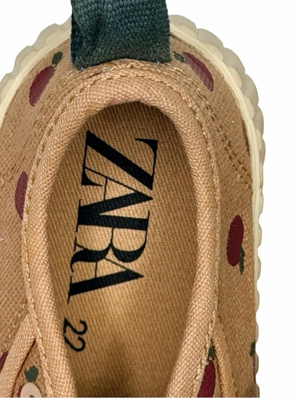 Zara Apple‎ Sneakers